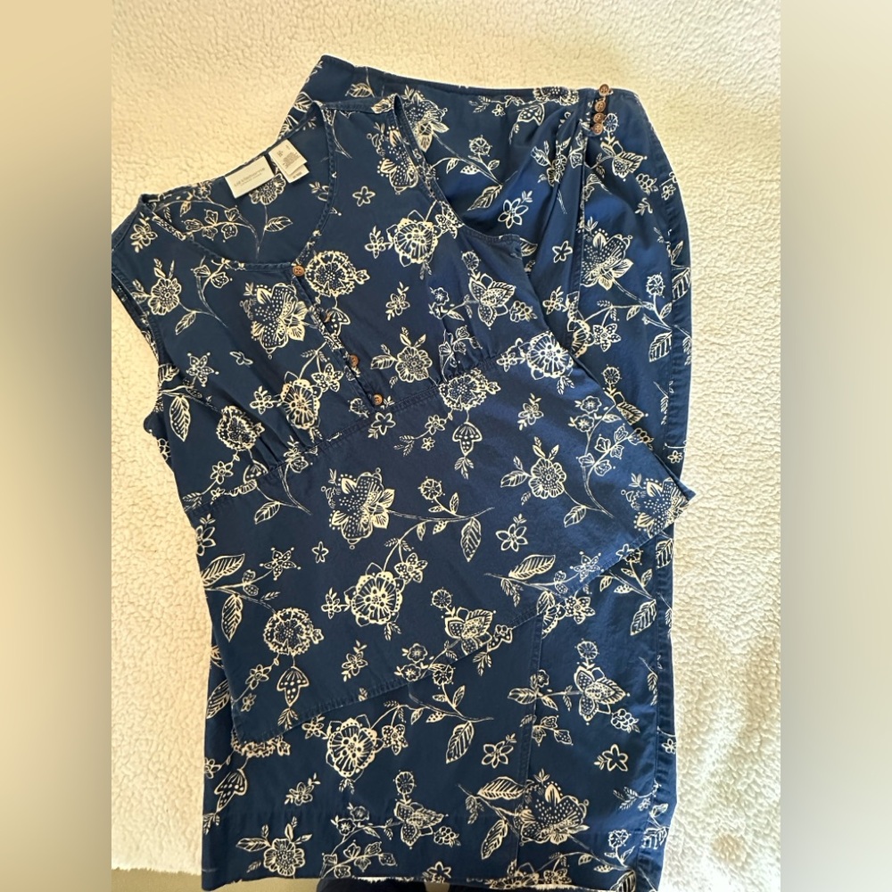 Liz Claiborne Top & Skirt Navy Floral Set